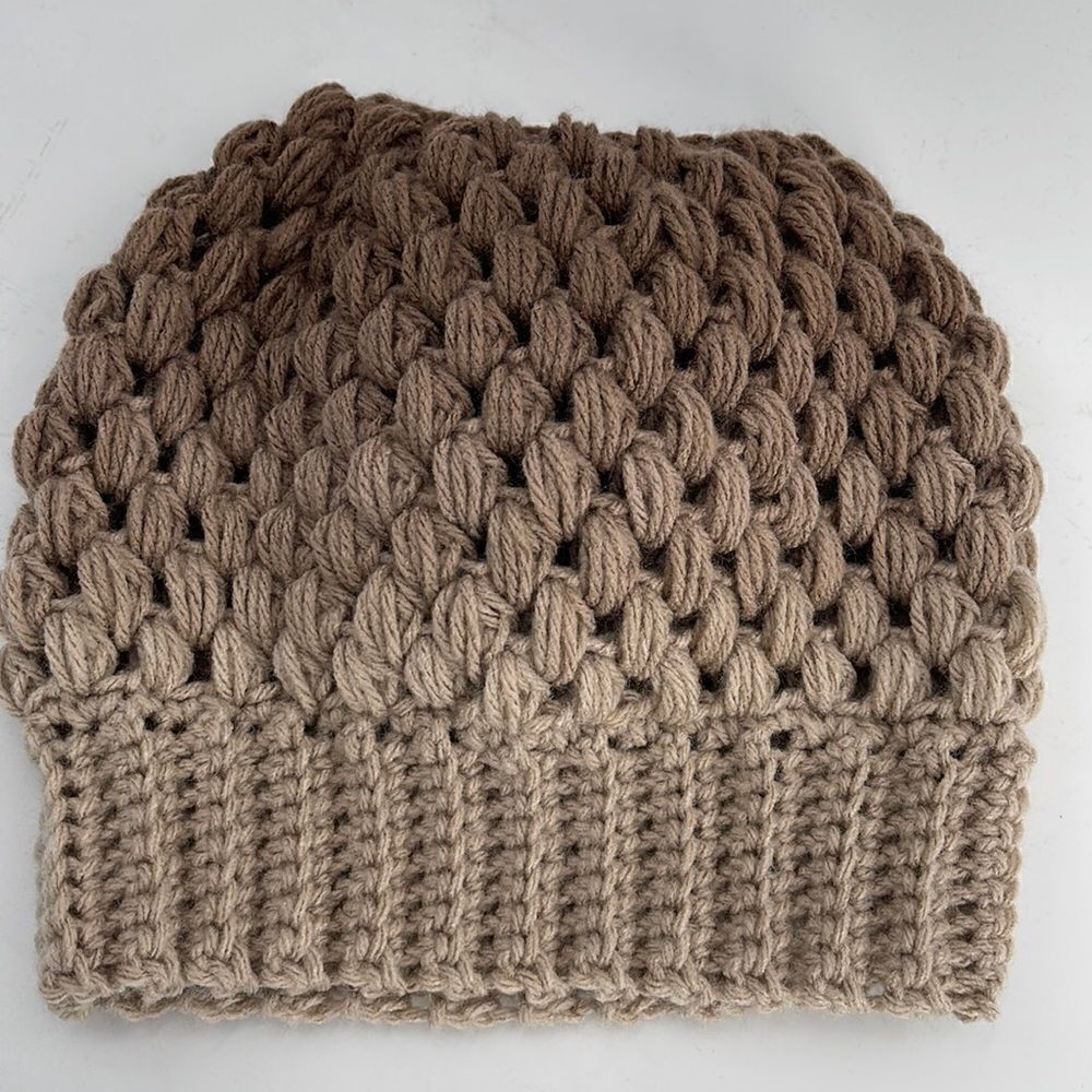 Handmade Napper bun beanie ponytail stocking cap one size NEW brown tan cream